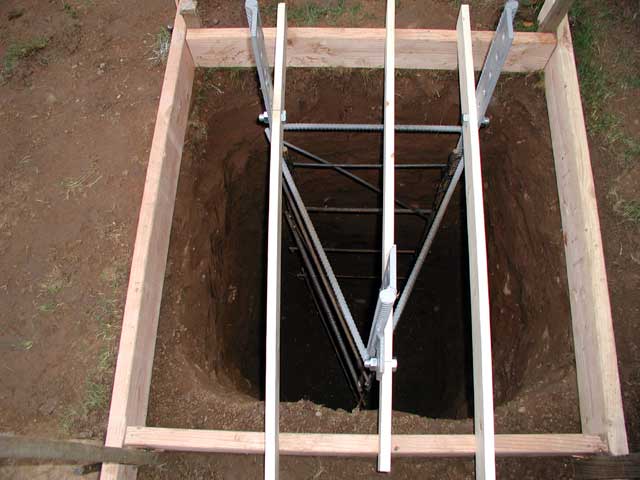 Tower base correctly mounted in hole