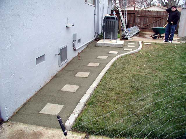 Side yard with landscaping